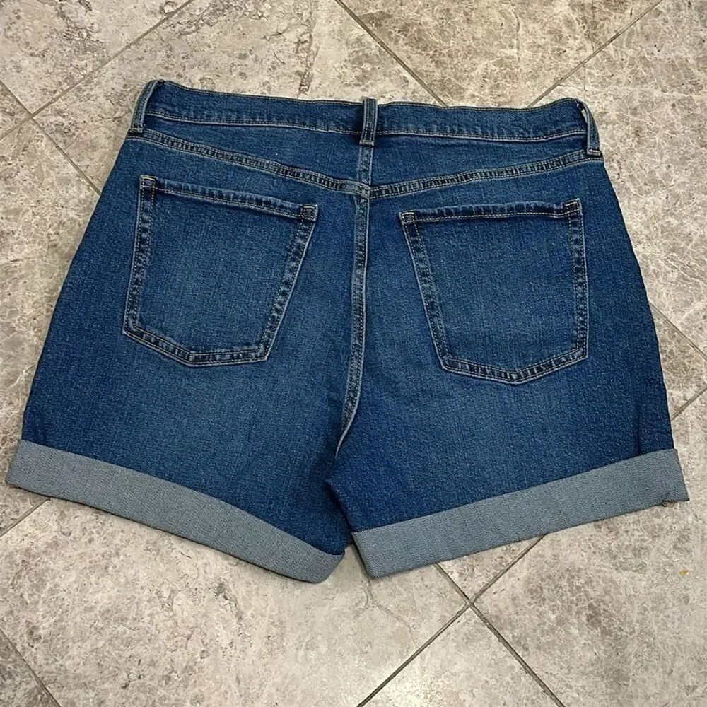 Old Navy Sky High Button Fly Cuffed Jean Short Size 14 NEW 5” Inseam
